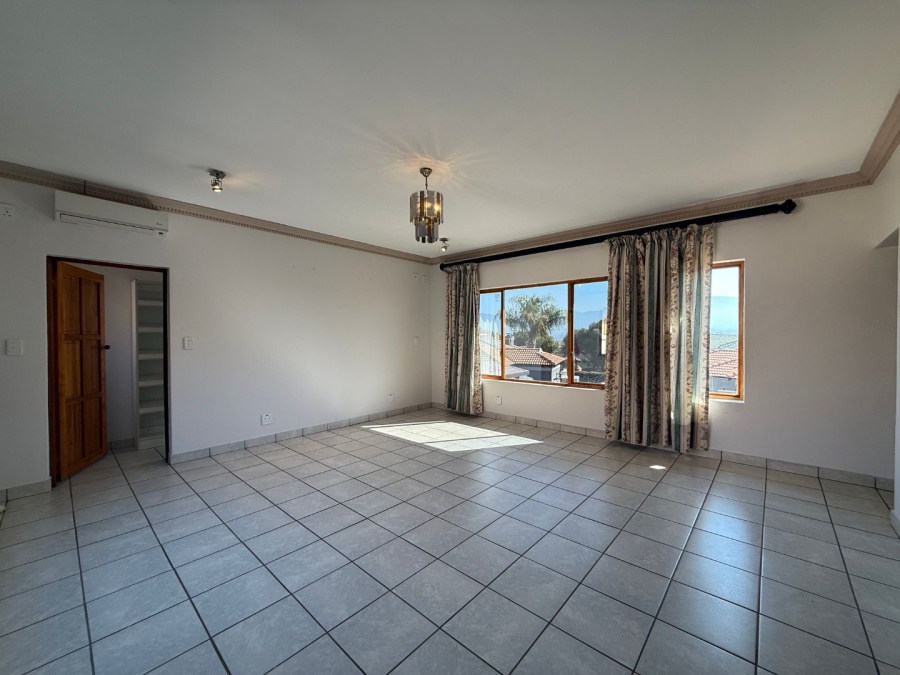 5 Bedroom Property for Sale in Birdwood Estate North West
